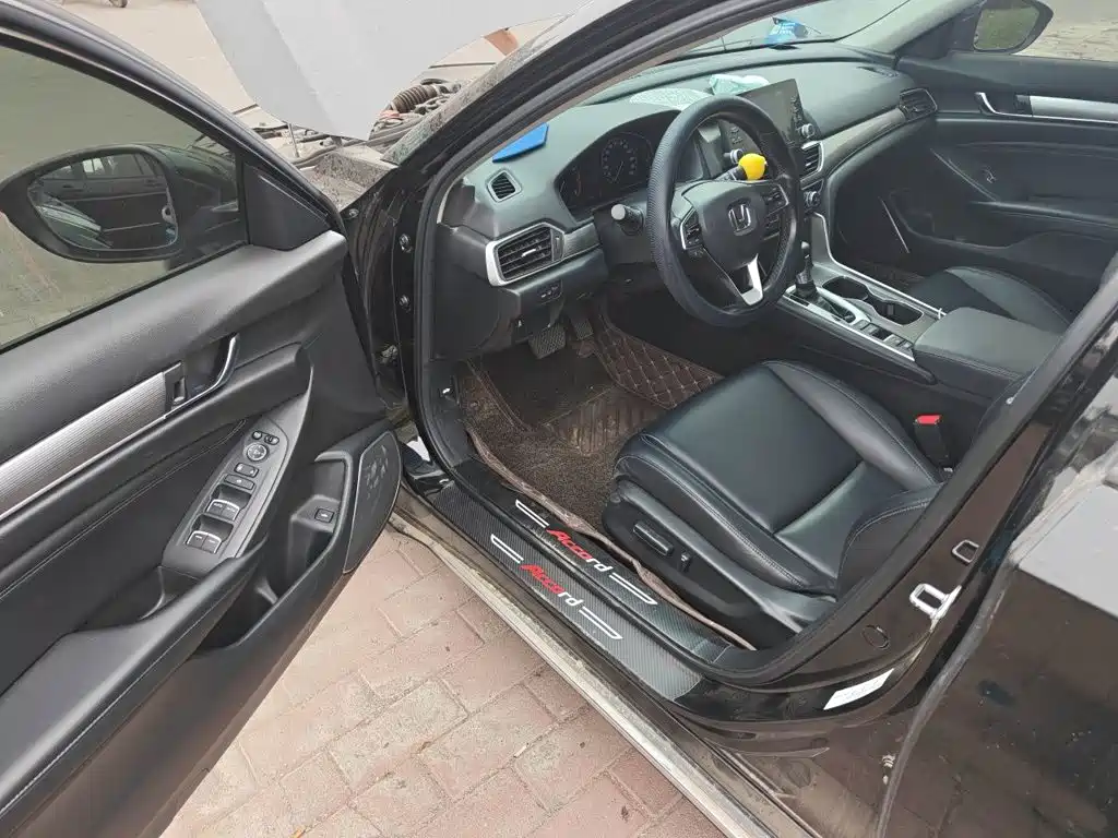 Honda Accord — миниатюра 17
