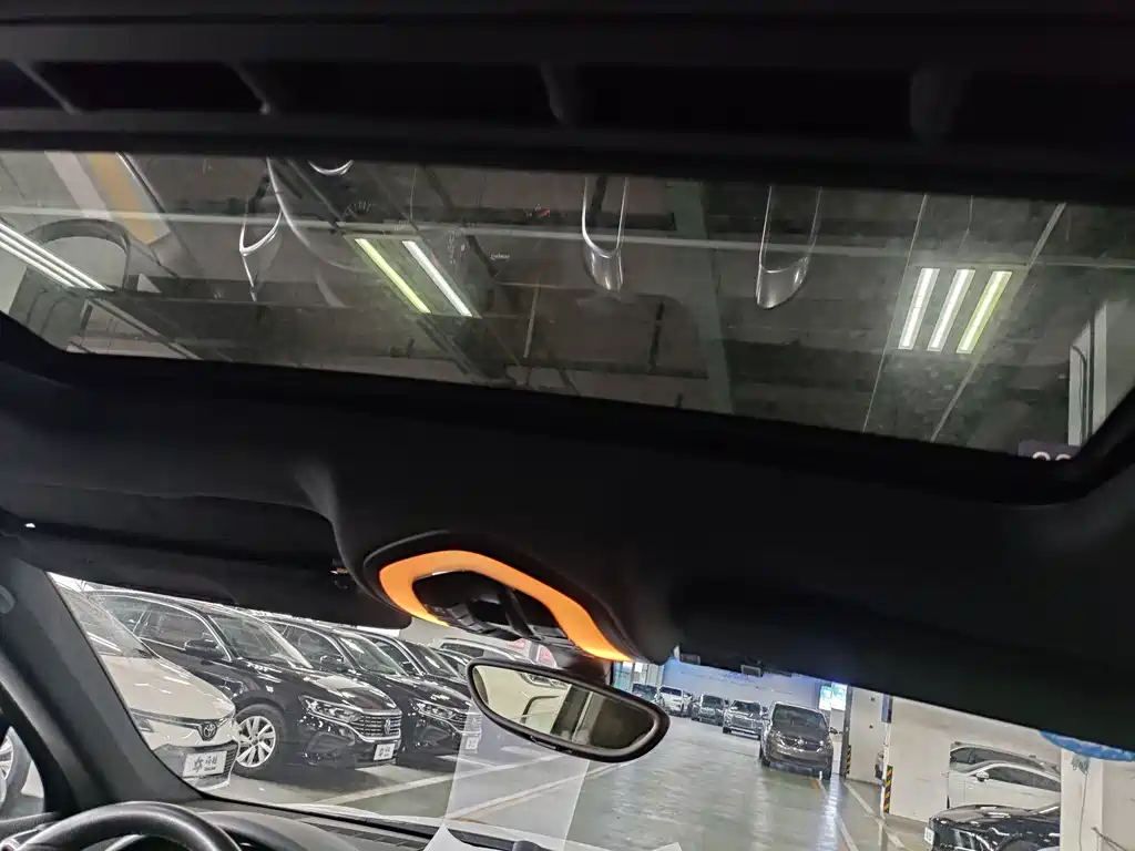 Porsche Cayenne — миниатюра 15