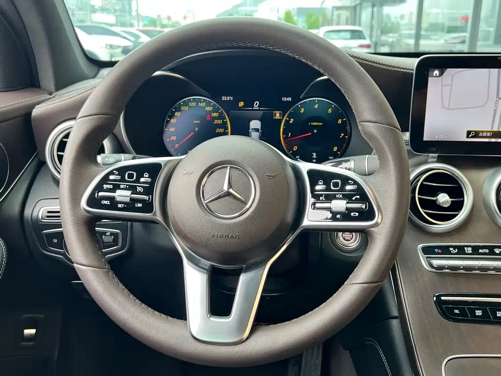 Mercedes-Benz GLC — миниатюра 16