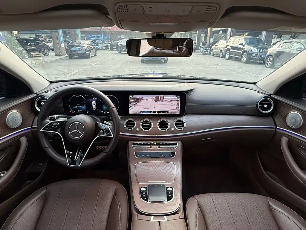 MERCEDES-BENZ E CLASS