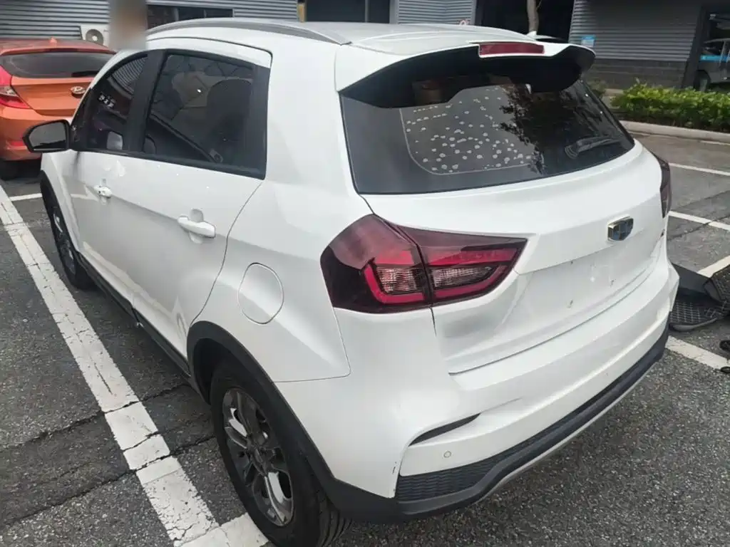 Geely Vision X3 — миниатюра 5