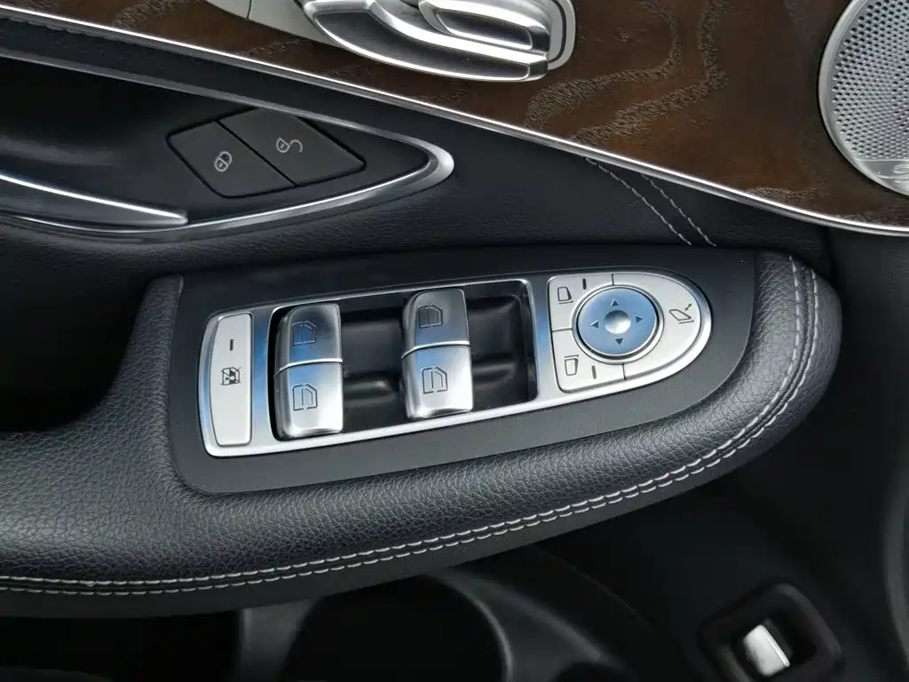 Mercedes-Benz GLC — миниатюра 9