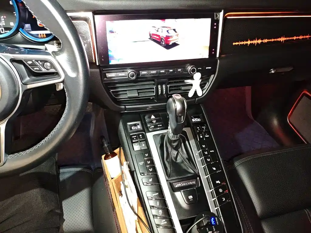 Porsche Macan — миниатюра 9
