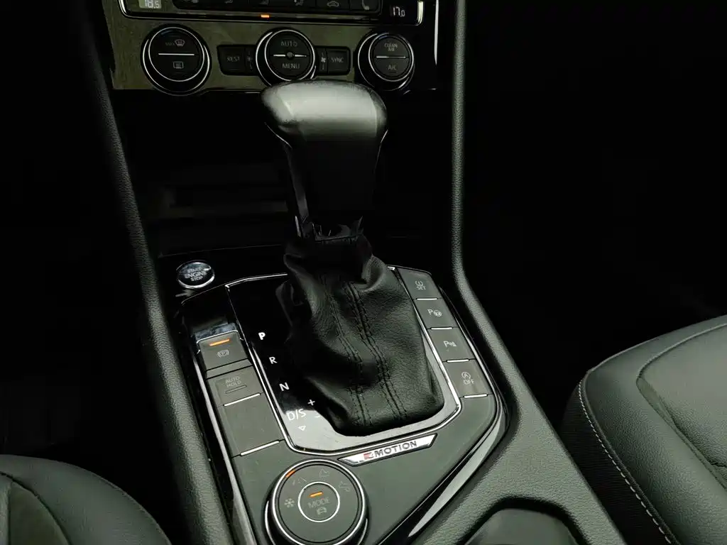 Volkswagen Tiguan L — миниатюра 13