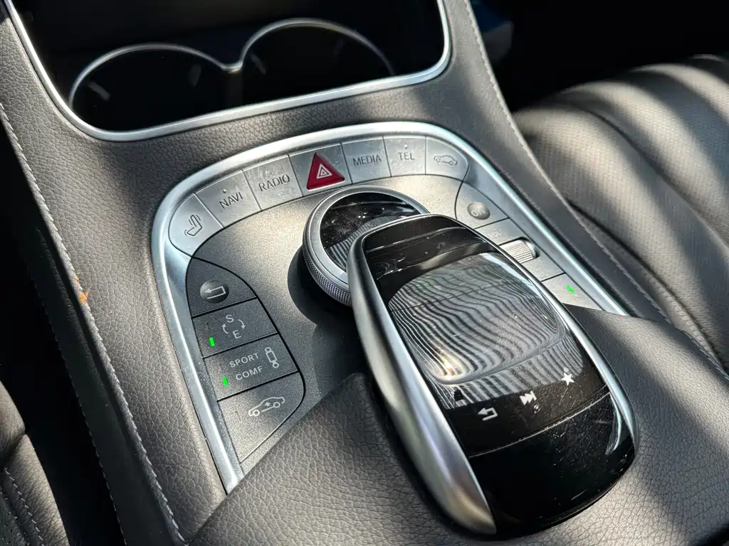 Mercedes-Benz S-Class — миниатюра 8