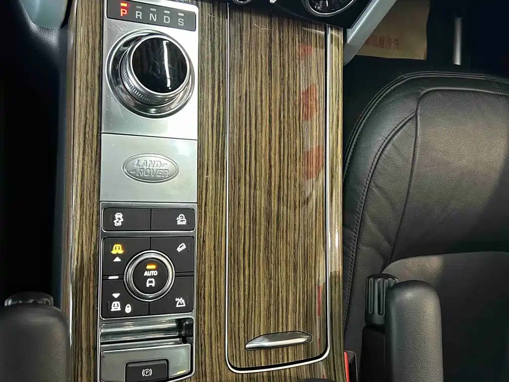 Land Rover Range Rover — миниатюра 8
