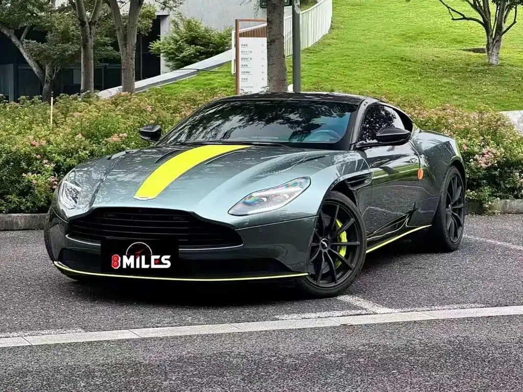 Aston Martin DB11
