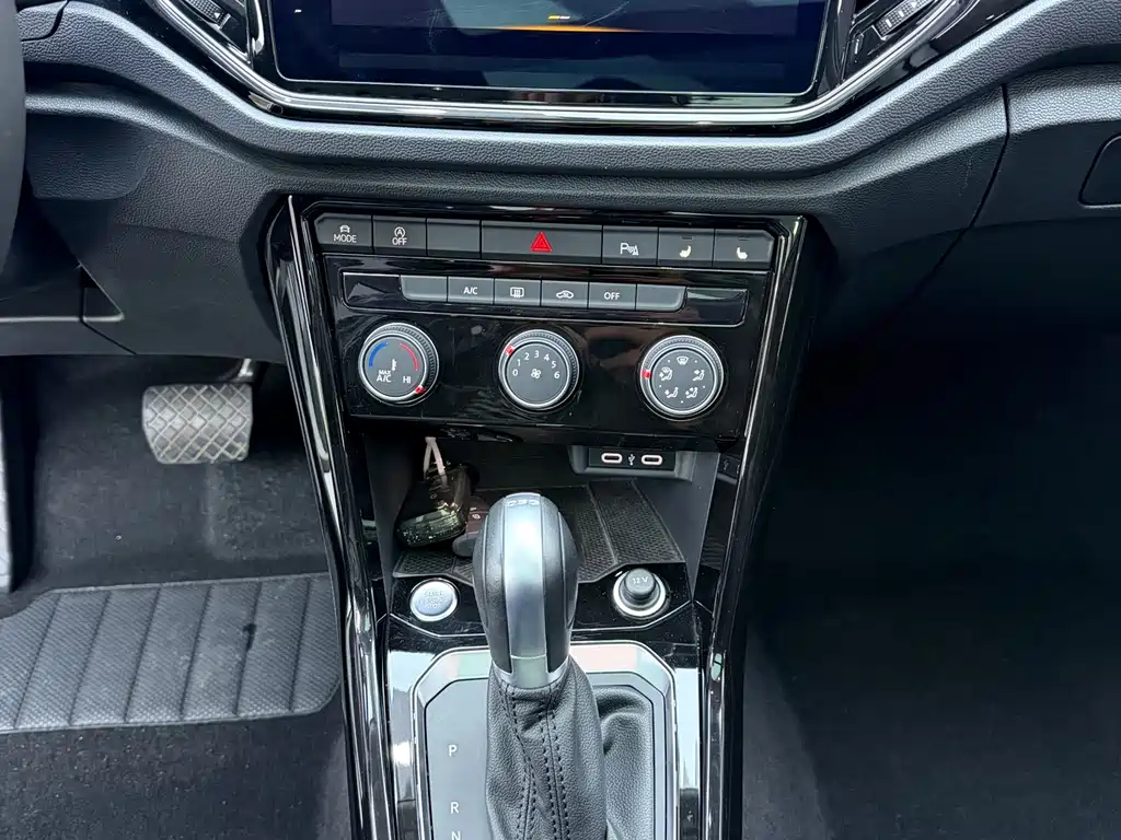 Volkswagen T-Roc — миниатюра 12