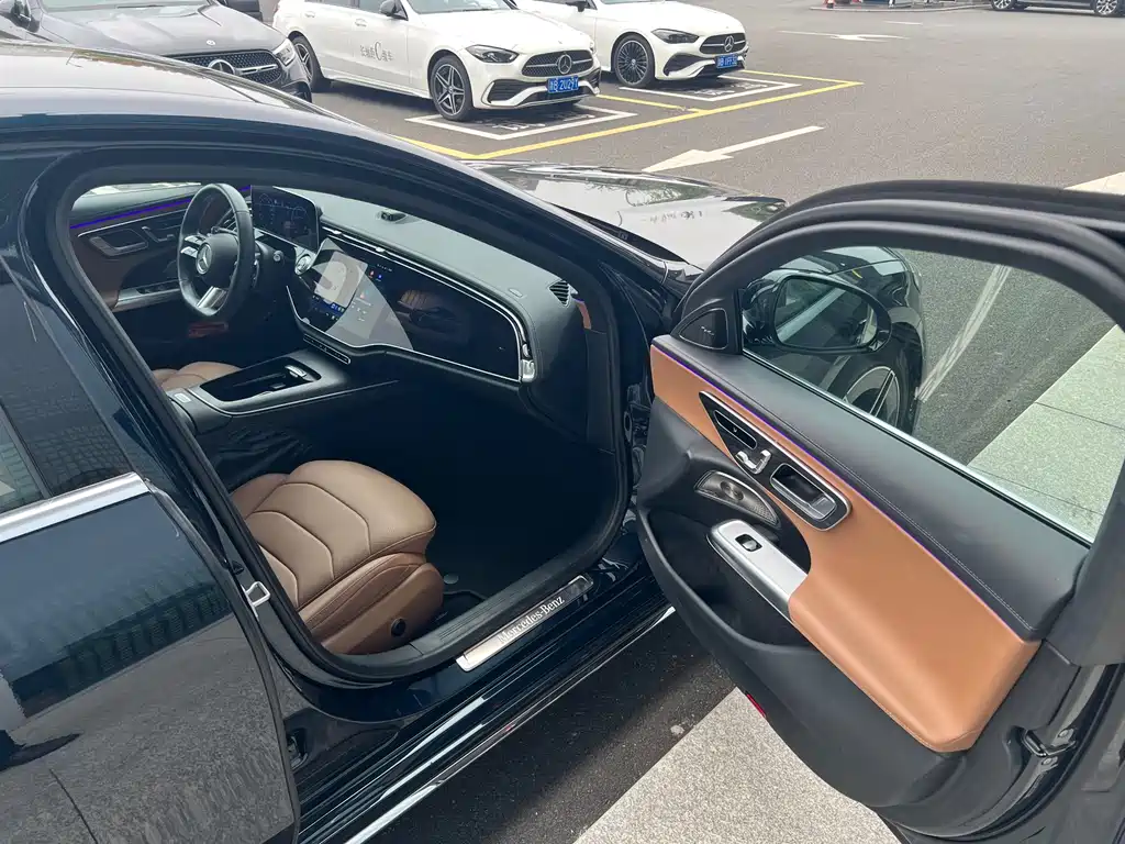 Mercedes-Benz E-Class — миниатюра 8