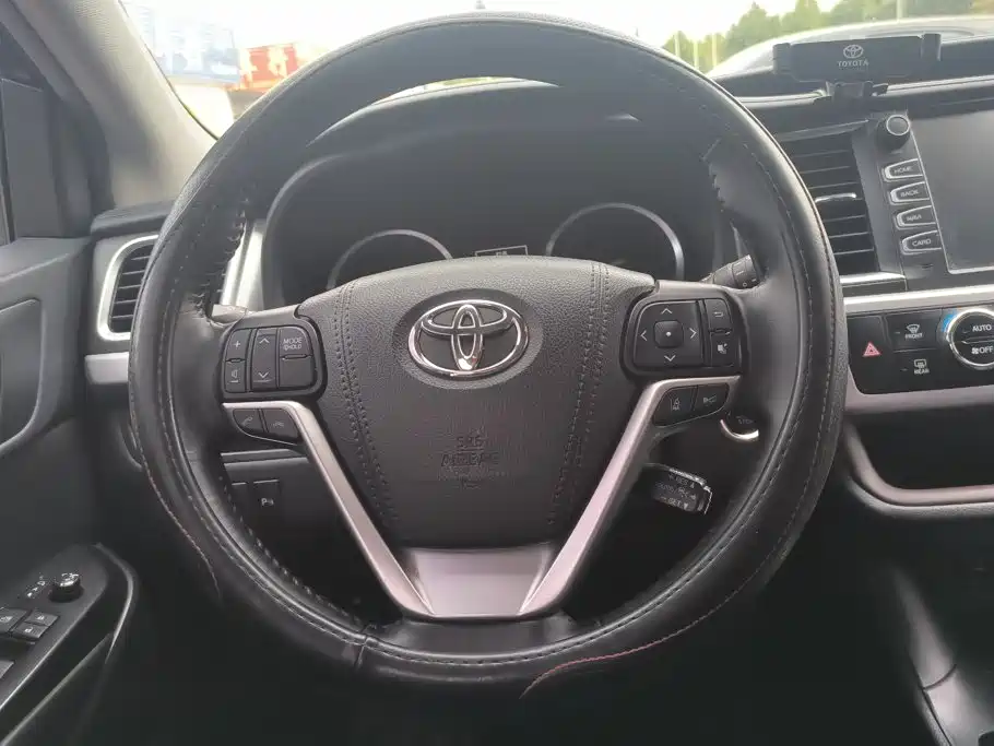 Toyota Highlander — миниатюра 15