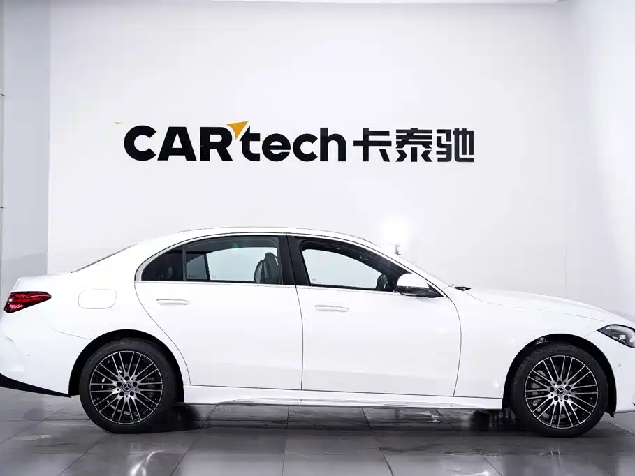 Mercedes-Benz C-Class — миниатюра 3