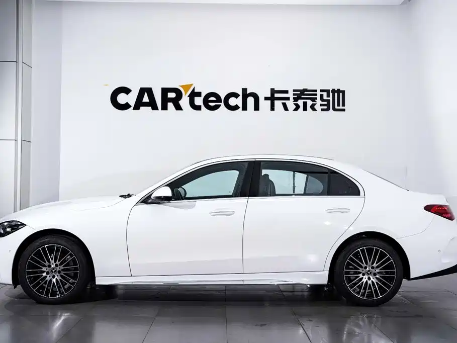 Mercedes-Benz C-Class — миниатюра 8
