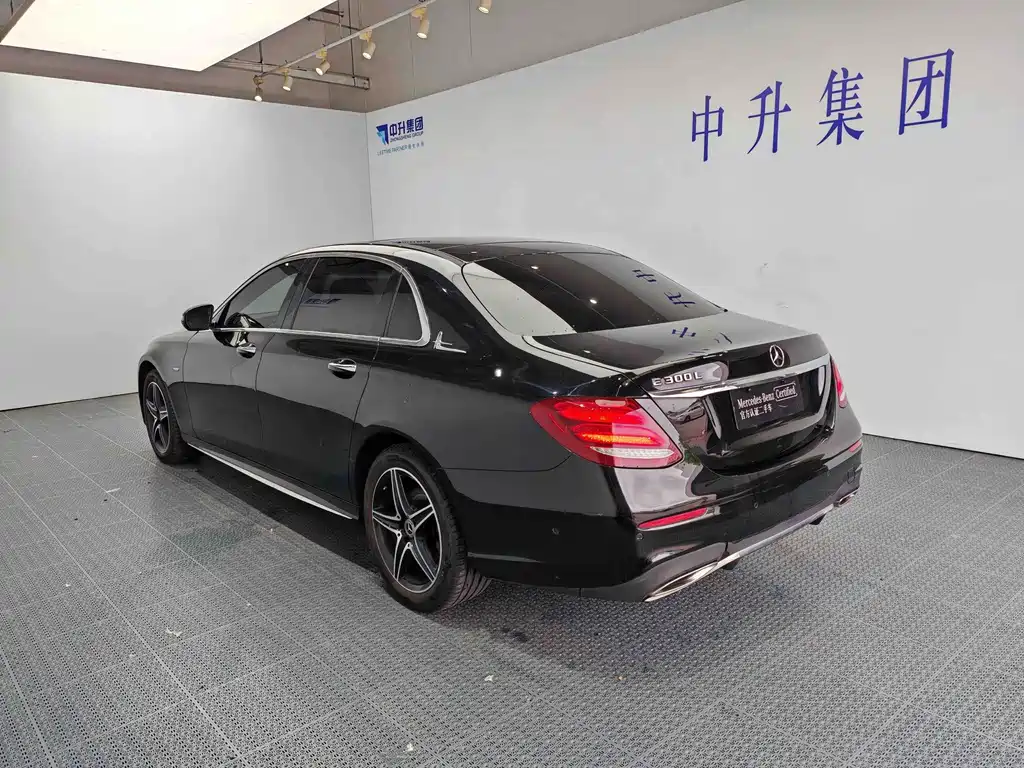 Mercedes-Benz E-Class — миниатюра 4