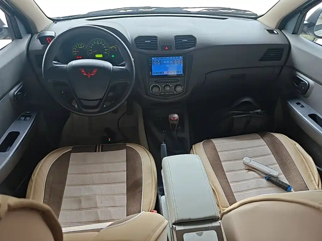 Wuling Hongguang — миниатюра 10