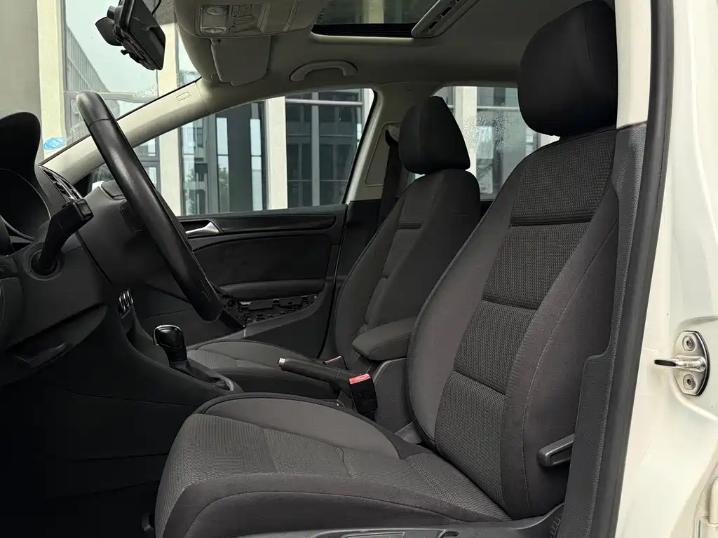 Volkswagen Golf — миниатюра 6