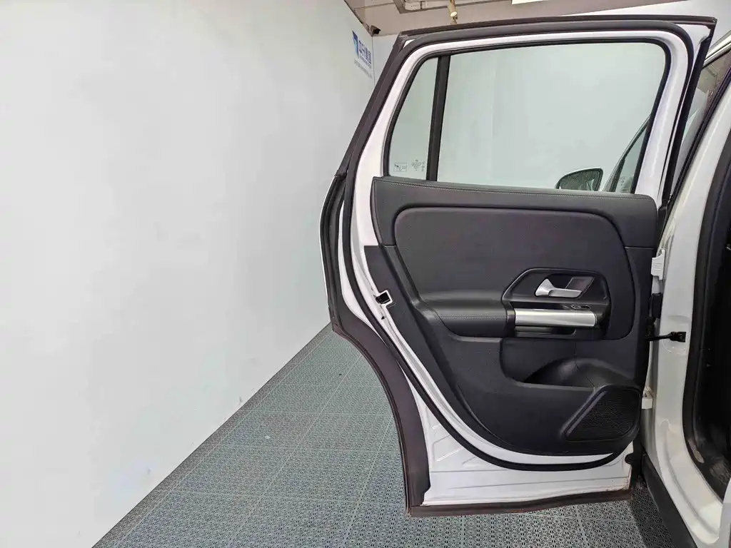 Mercedes-Benz GLA — миниатюра 14
