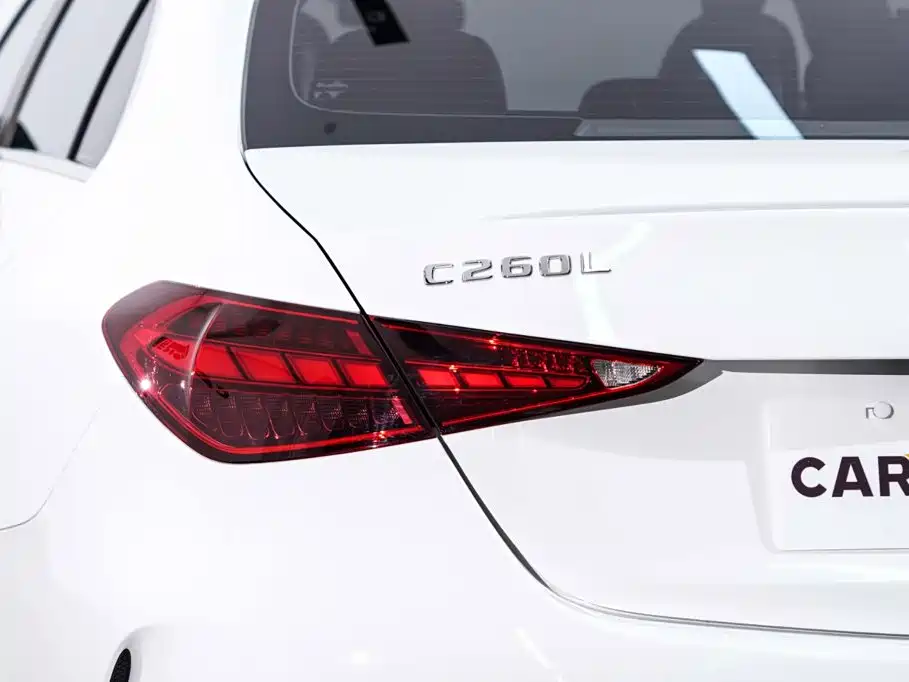 Mercedes-Benz C-Class — миниатюра 11