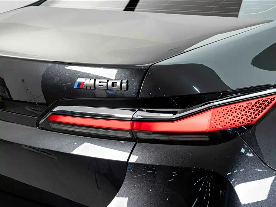 BMW i7 — миниатюра 8