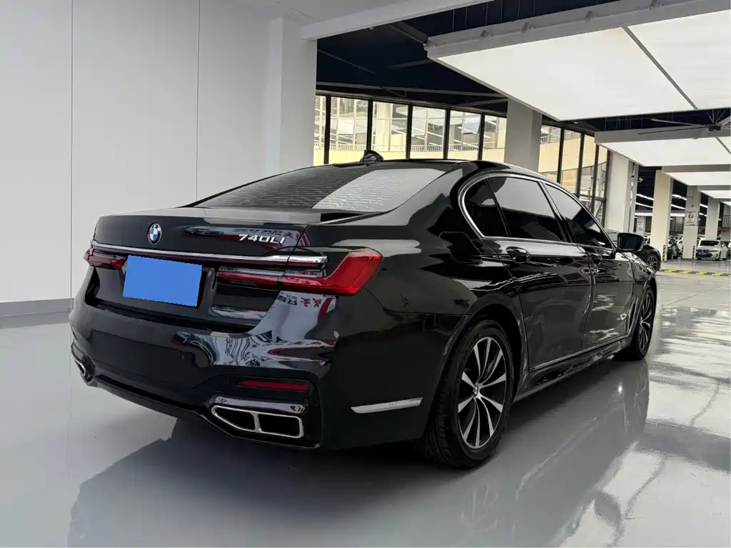 BMW 7 Series — миниатюра 16