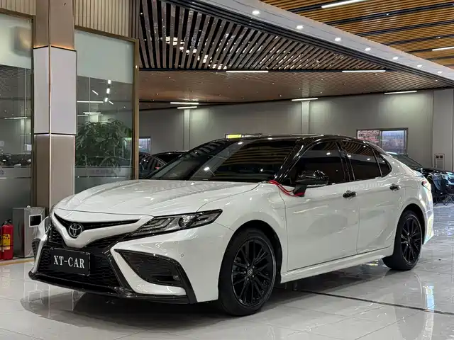 Фотография TOYOTA CAMRY