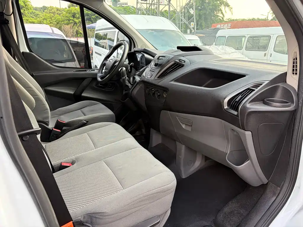 Ford Transit — миниатюра 4