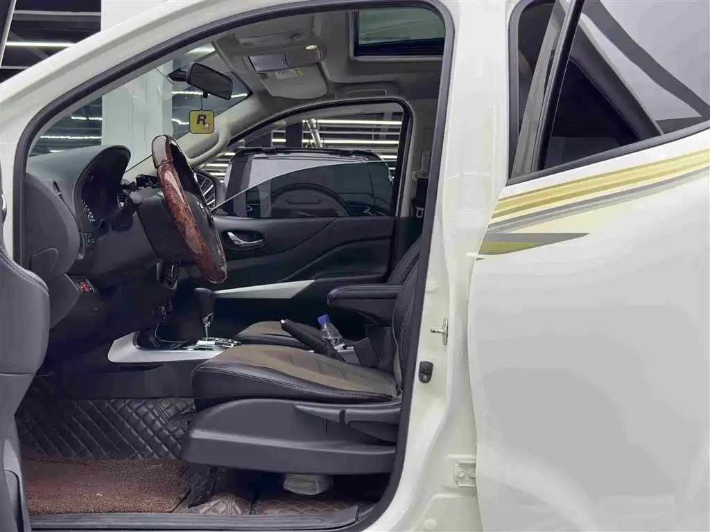Nissan Terra — миниатюра 8