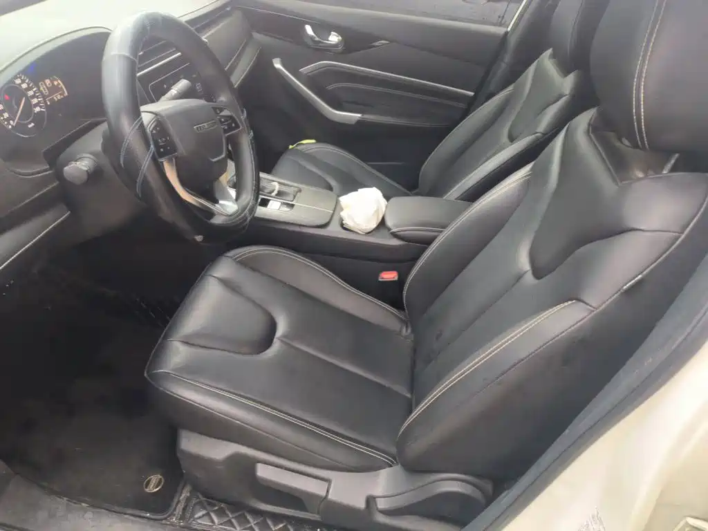 Venucia D60 2023 PLUS 1.6L XL CVT