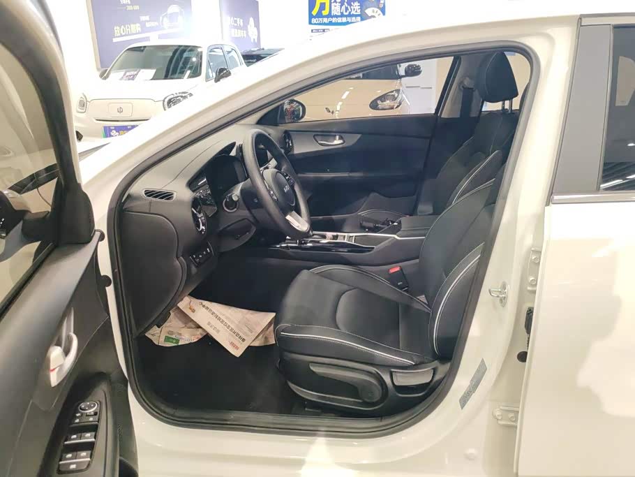 Kia K3 1.5 л 2025 г. Белый, пробег 17300 км