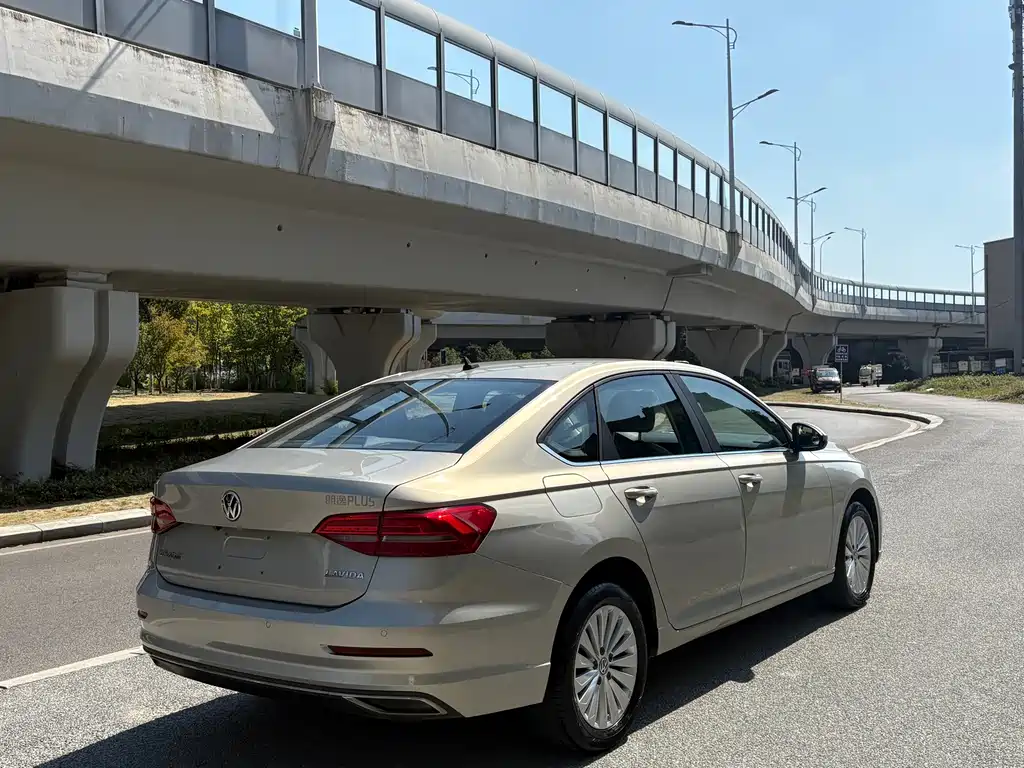 Volkswagen Lavida — миниатюра 7