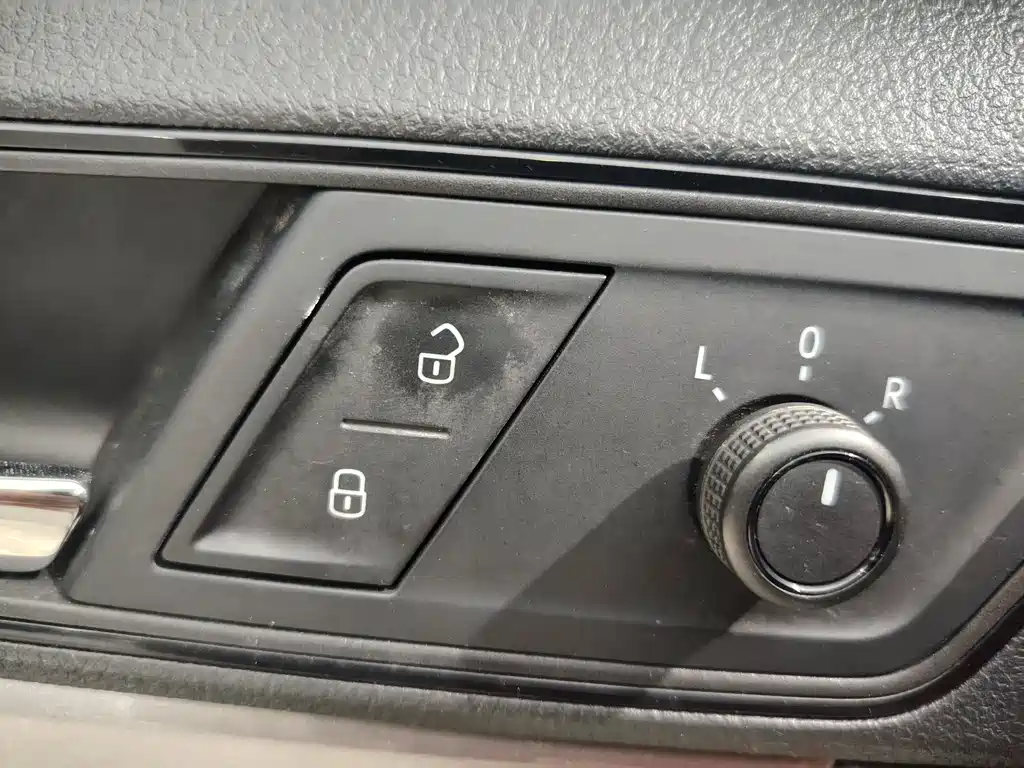 Volkswagen Lavida — миниатюра 9