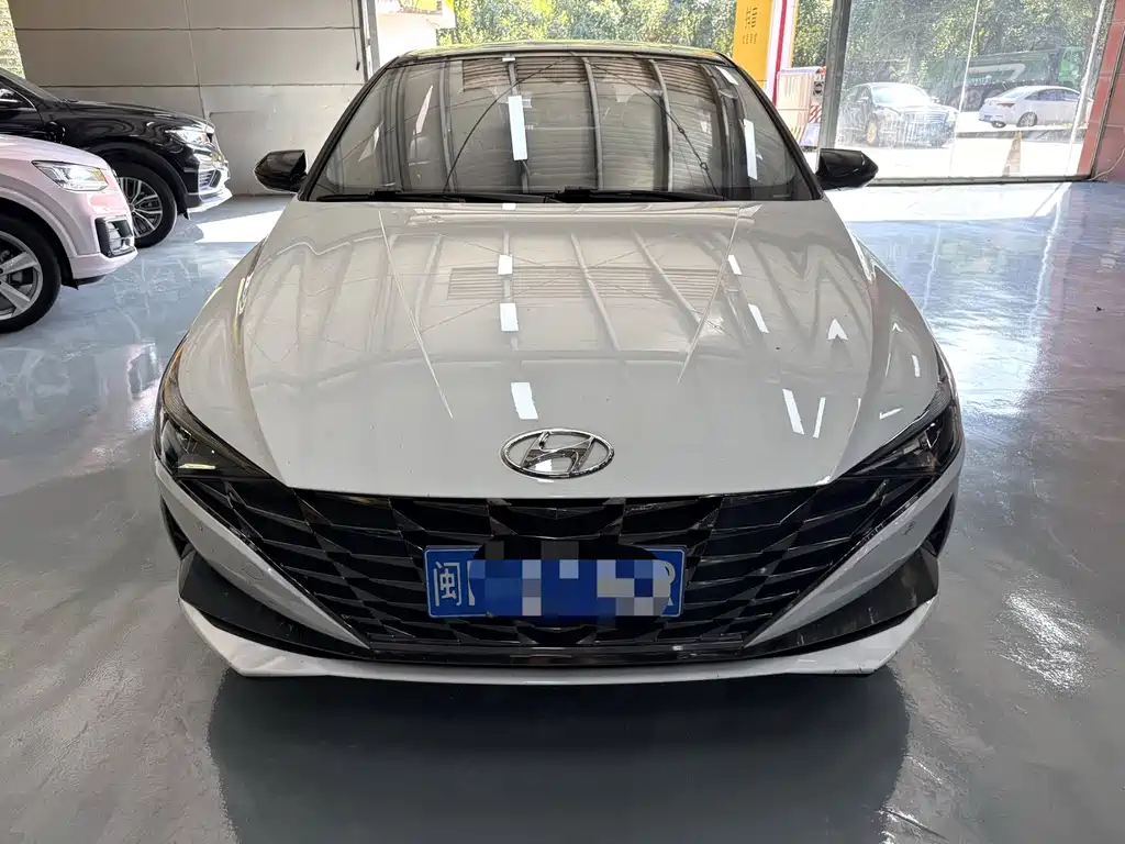 Hyundai Elantra — миниатюра 3