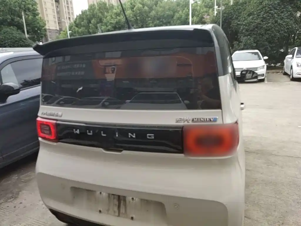 Wuling MINIEV — миниатюра 6