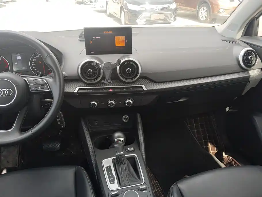 Audi Q2L — миниатюра 13