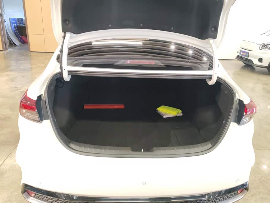 Kia K3 1.5 л 2025 г. Белый, пробег 17300 км