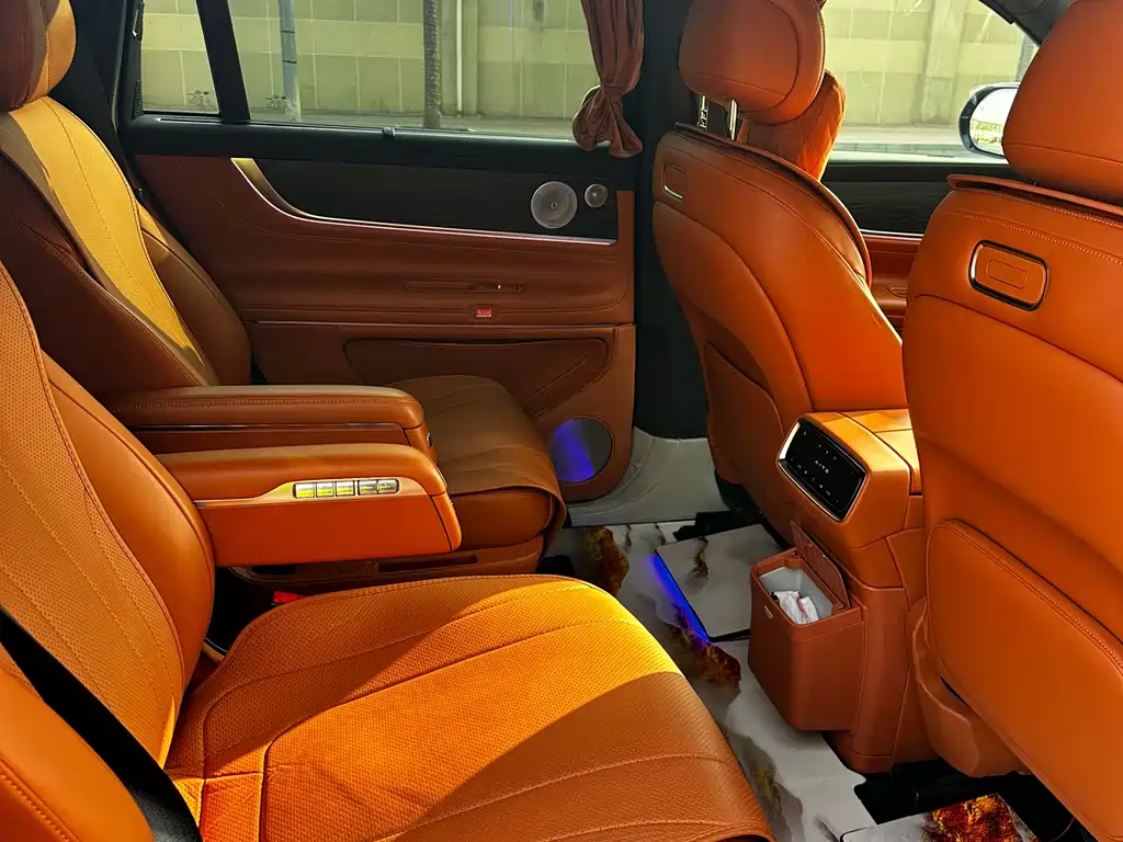 AITO ASK THE WORLD M9