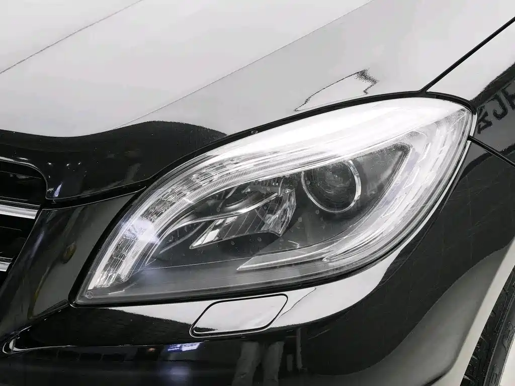 Mercedes-Benz M-Class — миниатюра 4