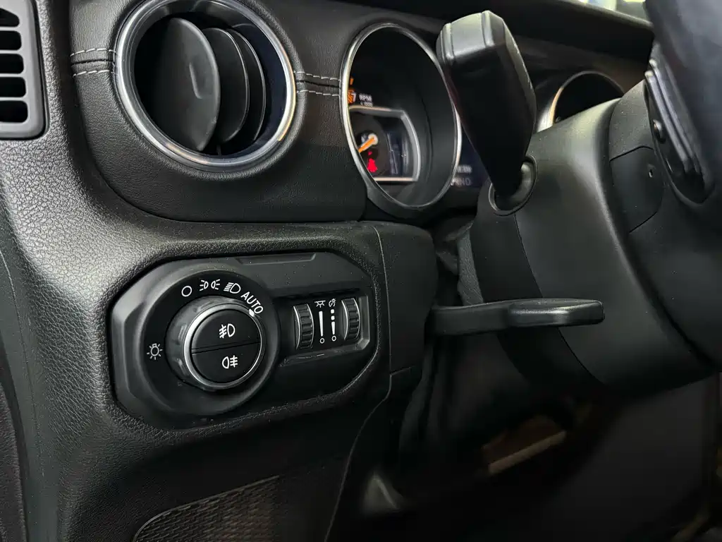 Jeep Wrangler — миниатюра 11