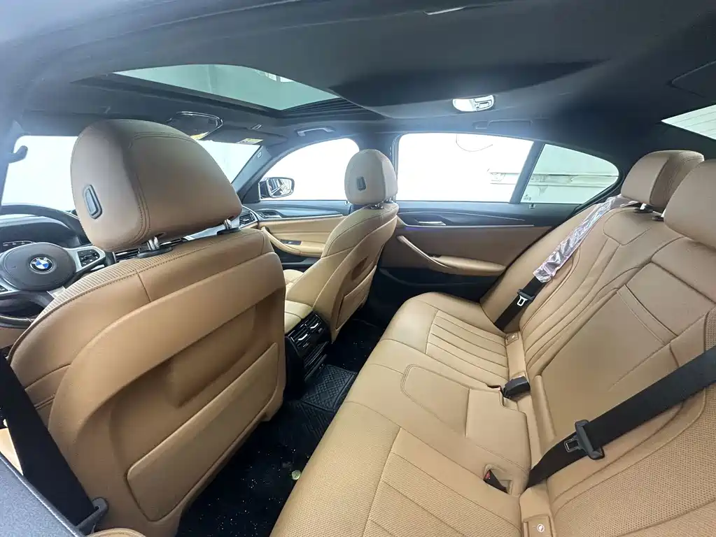 BMW 5 Series (Import) — миниатюра 7