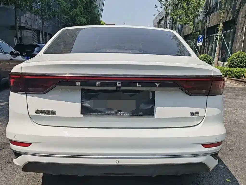 Geely Emgrand — миниатюра 9