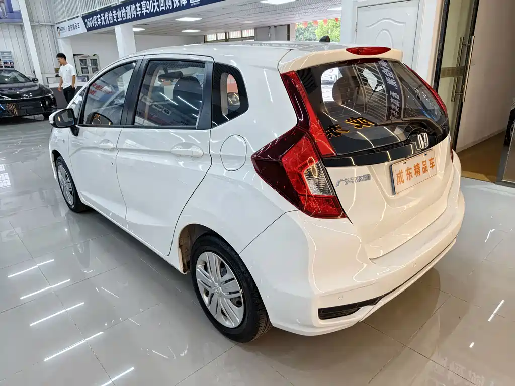 Honda Fit — миниатюра 4