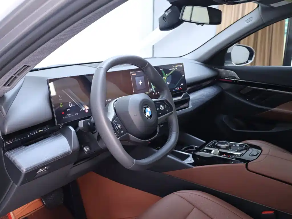BMW 5 Series — миниатюра 11
