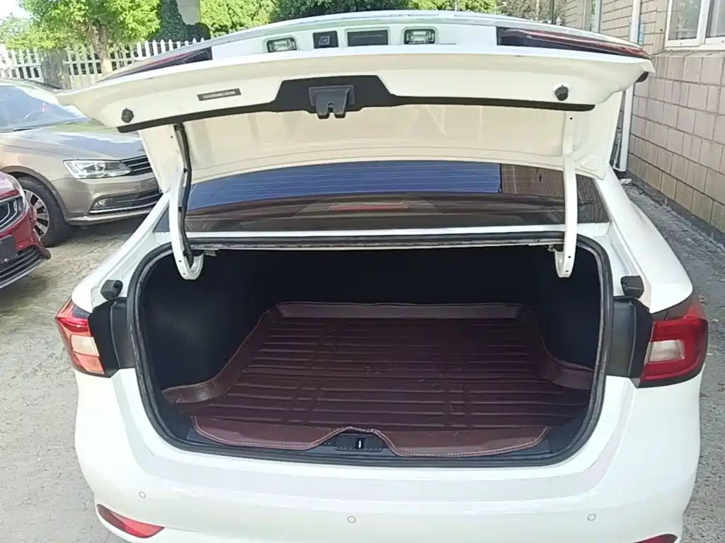 Roewe i5 — миниатюра 19