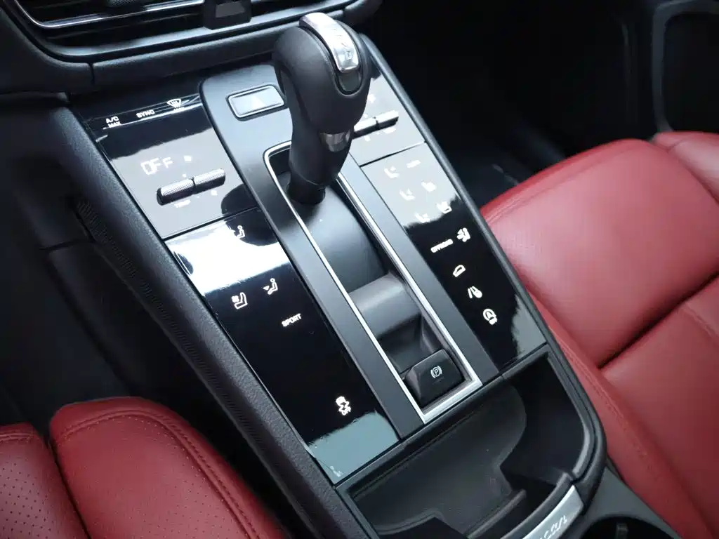Porsche Macan — миниатюра 13