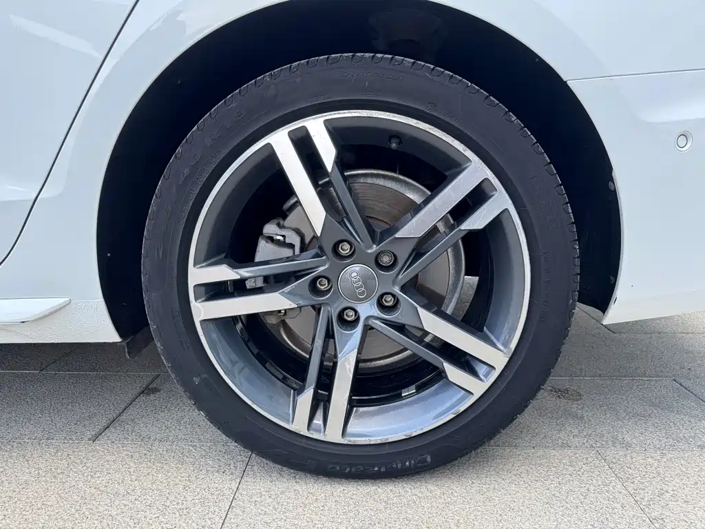 Audi A4L — миниатюра 10