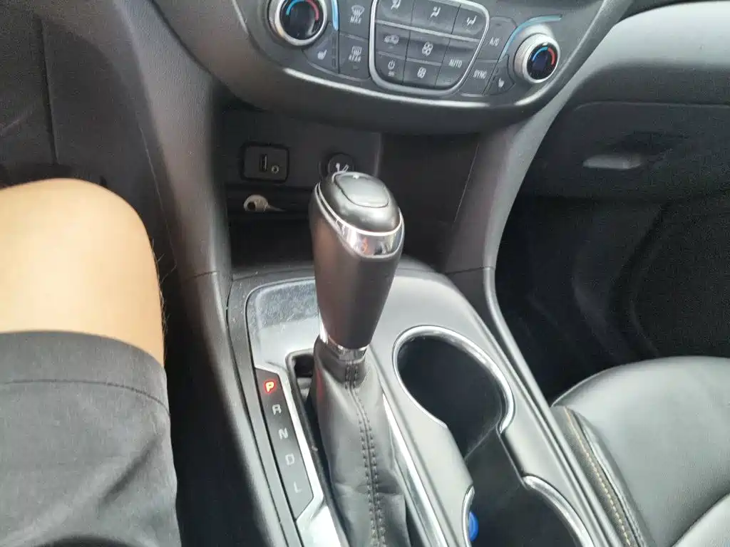 Chevrolet Equinox — миниатюра 10