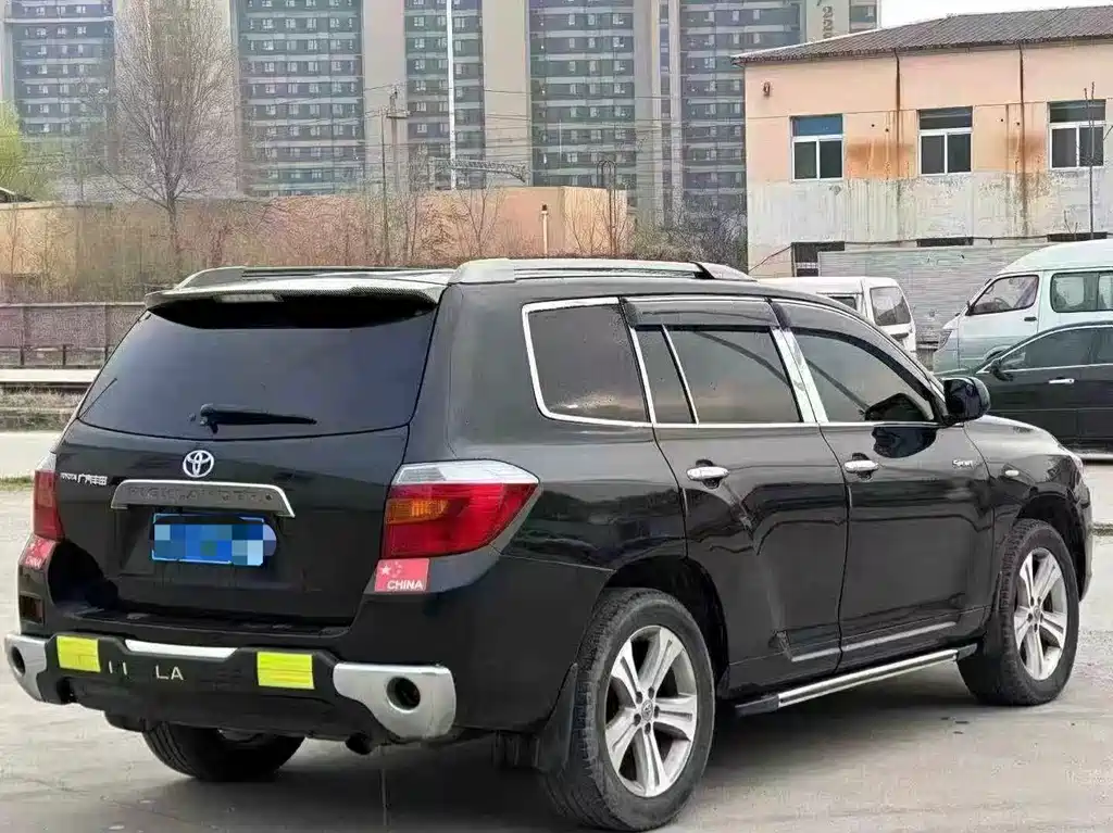 Toyota Highlander 2011 2.7L 7 мест Luxury