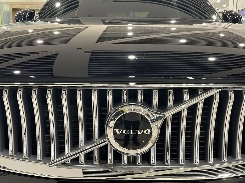 Volvo XC90 — миниатюра 21