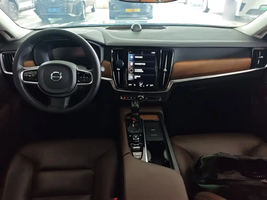 Volvo S90 — миниатюра 10