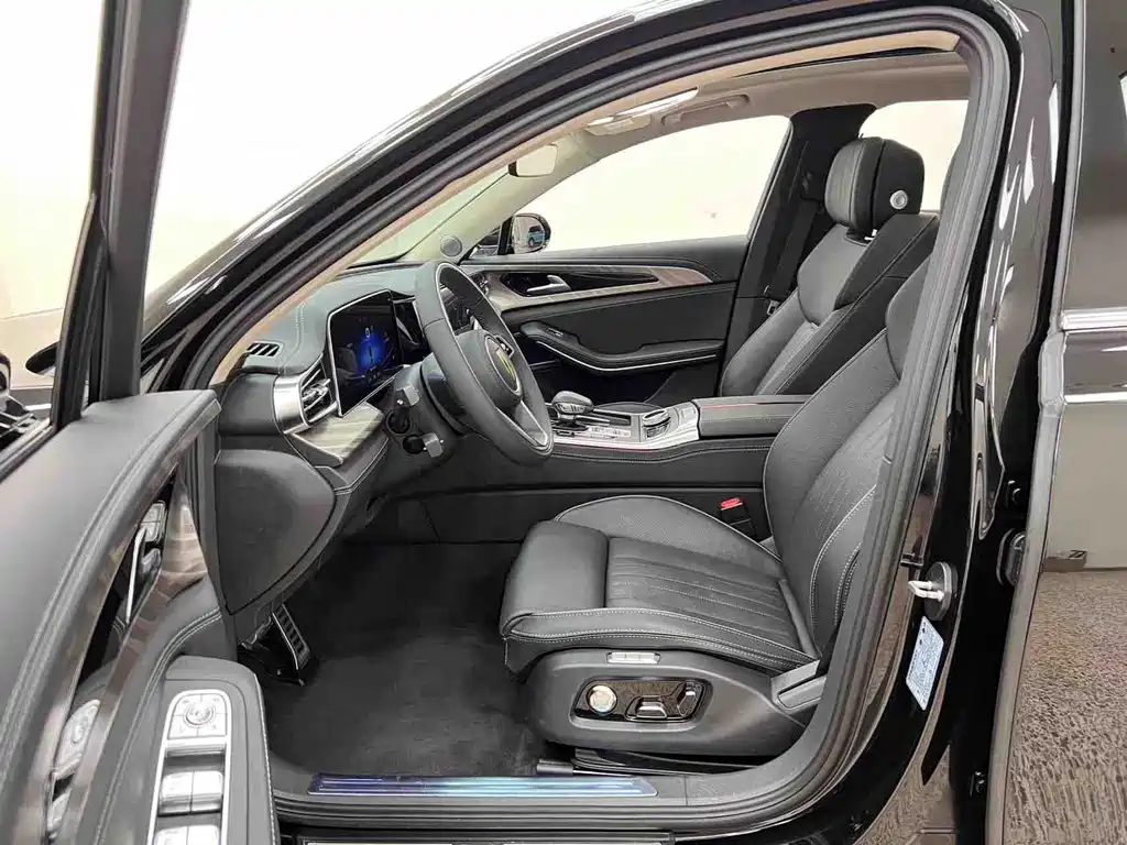 Hongqi H9 2022 2.0T