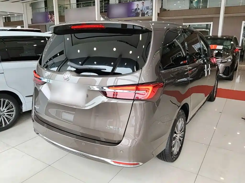Buick GL8 — миниатюра 7